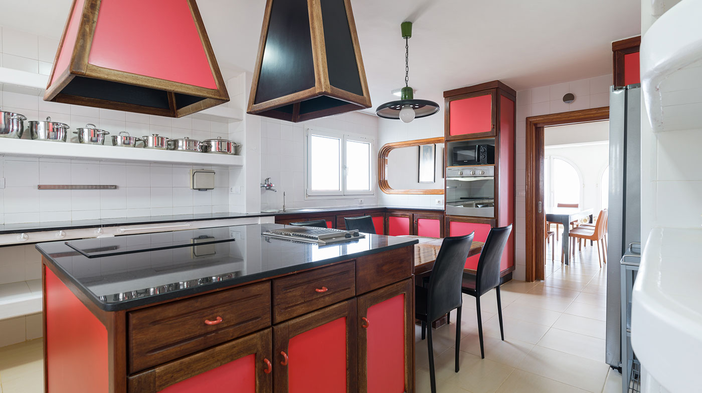 Chalet a la Venta en Playa del Hombre: Vive el Lujo Frente al Mar Chalet Independiente en Venta en Playa del Hombre – Telde, Gran Canaria