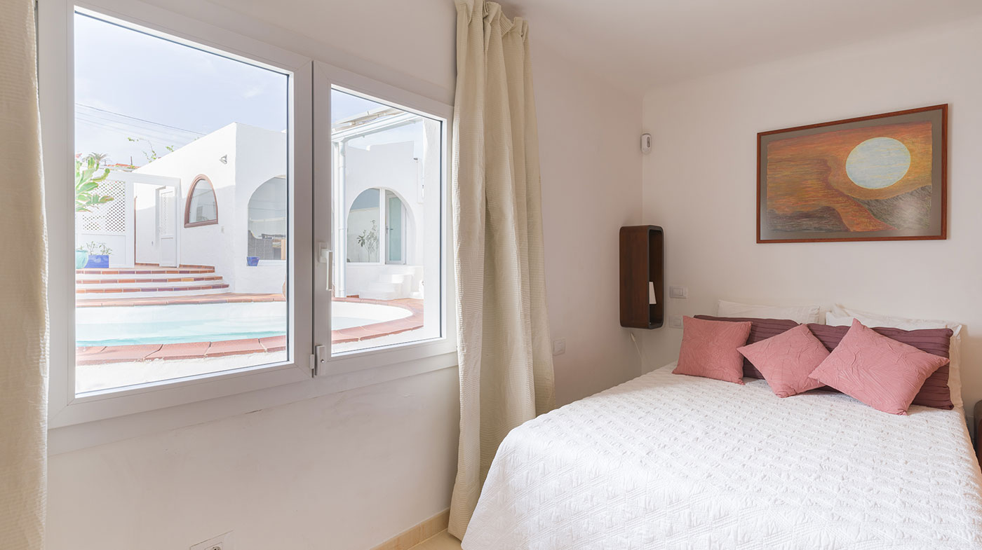 Chalet a la Venta en Playa del Hombre: Vive el Lujo Frente al Mar Chalet Independiente en Venta en Playa del Hombre – Telde, Gran Canaria