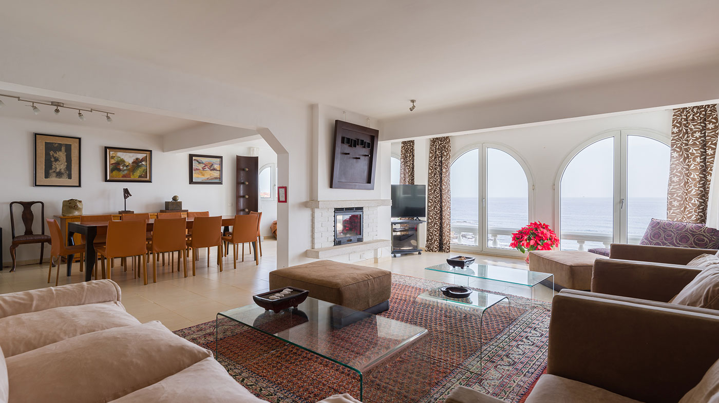 Chalet a la Venta en Playa del Hombre: Vive el Lujo Frente al Mar Chalet Independiente en Venta en Playa del Hombre – Telde, Gran Canaria