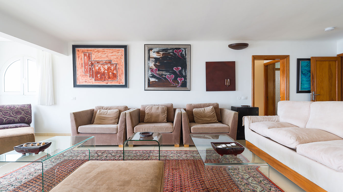 Chalet a la Venta en Playa del Hombre: Vive el Lujo Frente al Mar Chalet Independiente en Venta en Playa del Hombre – Telde, Gran Canaria