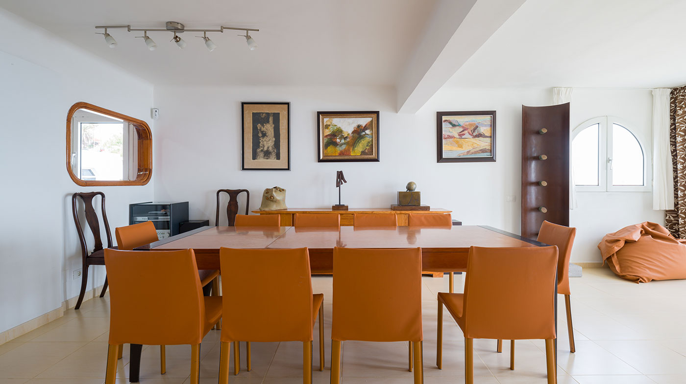 Chalet a la Venta en Playa del Hombre: Vive el Lujo Frente al Mar Chalet Independiente en Venta en Playa del Hombre – Telde, Gran Canaria