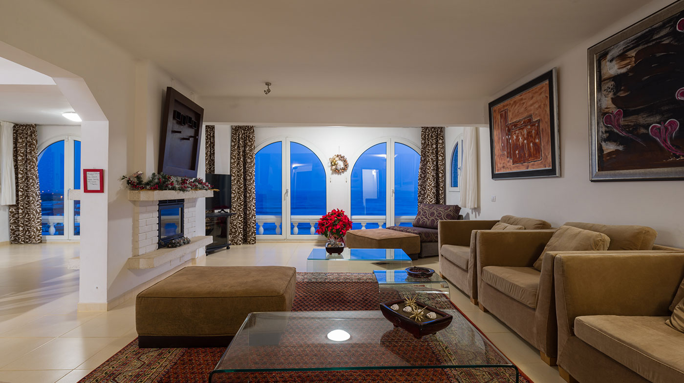 Chalet a la Venta en Playa del Hombre: Vive el Lujo Frente al Mar Chalet Independiente en Venta en Playa del Hombre – Telde, Gran Canaria