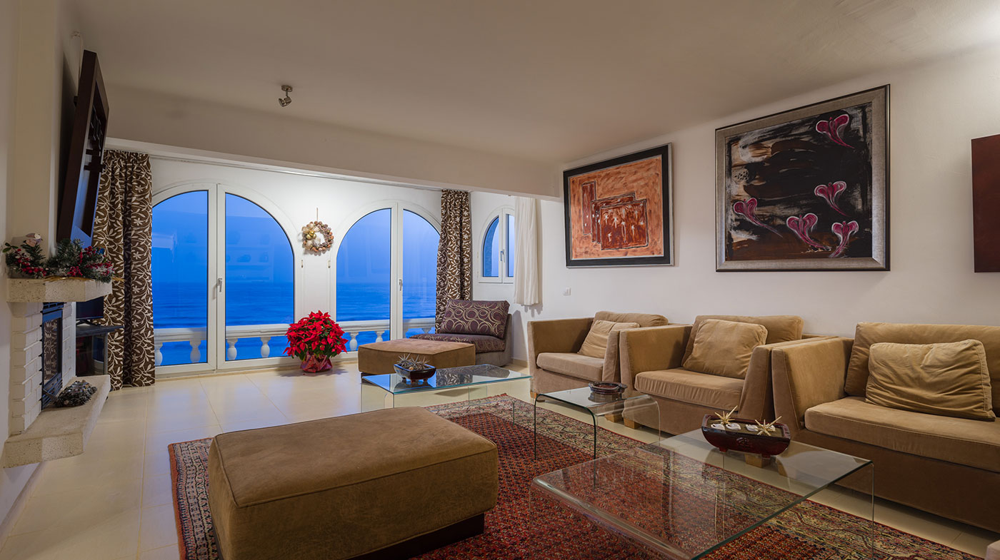 Chalet a la Venta en Playa del Hombre: Vive el Lujo Frente al Mar Chalet Independiente en Venta en Playa del Hombre – Telde, Gran Canaria