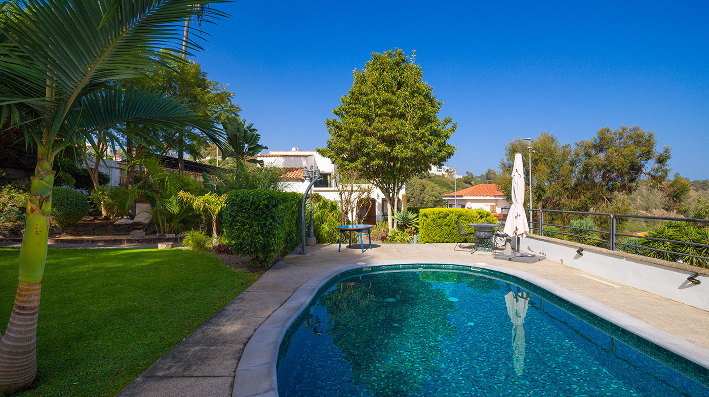 MAGNI premier: Espectacular chalet, con una parcela de 1.000 m en Los Portales, Visvique, Arucas