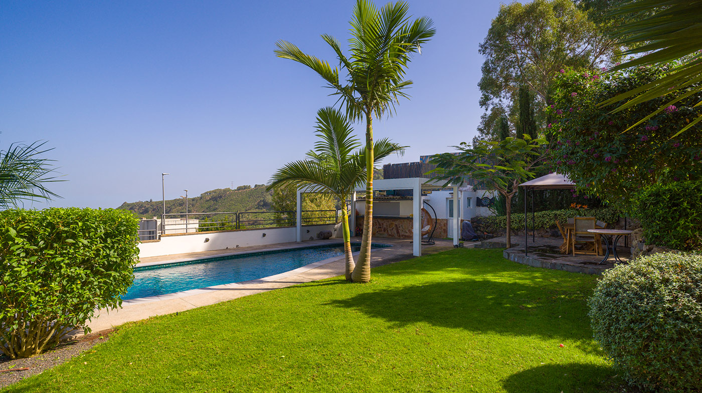 MAGNI premier: Espectacular chalet, con una parcela de 1.000 m en Los Portales, Visvique, Arucas