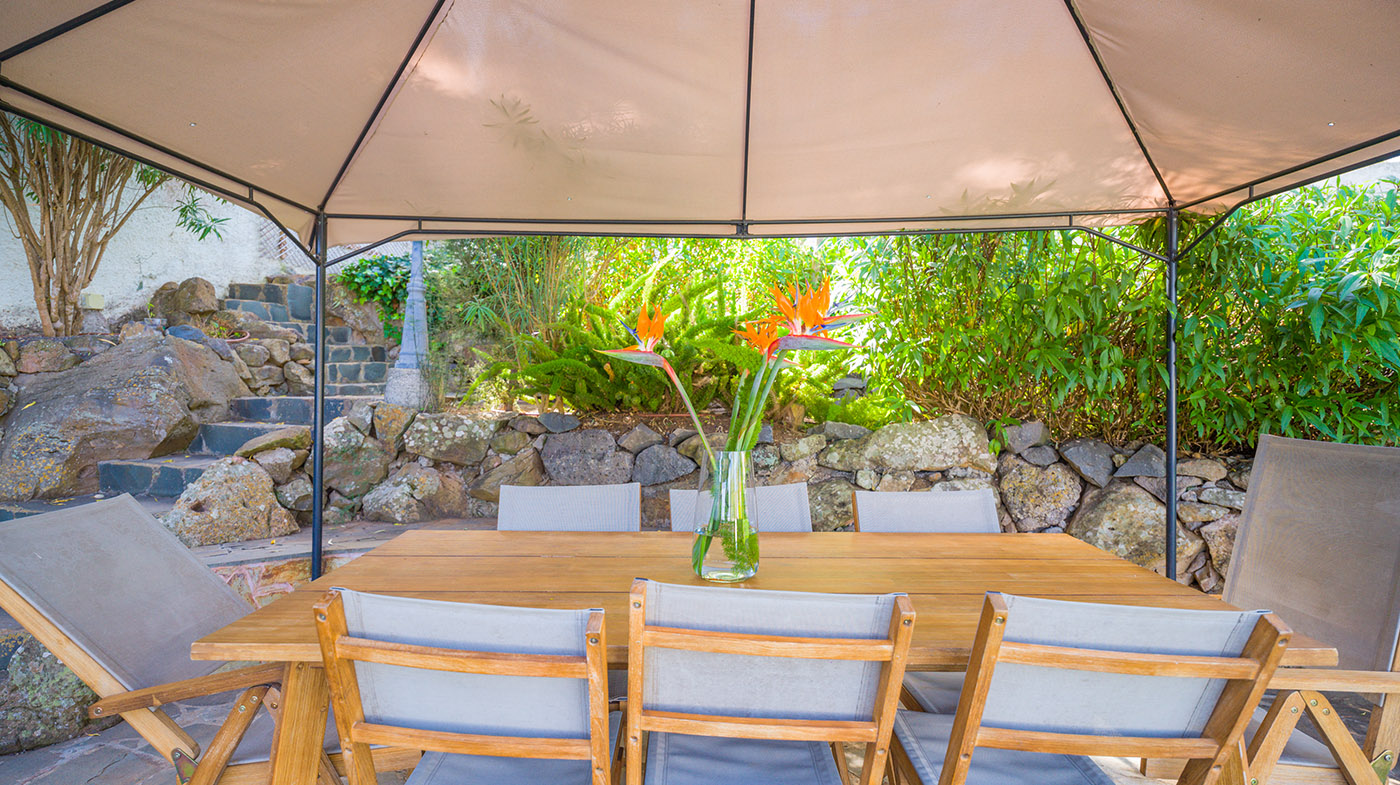 MAGNI premier: Espectacular chalet, con una parcela de 1.000 m en Los Portales, Visvique, Arucas